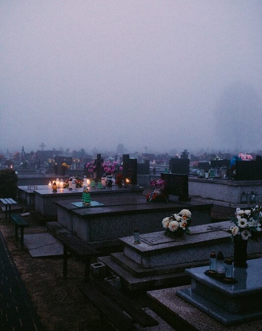 Co to jest nekrolog i czemu on służy?